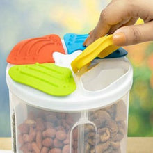 Plastic food storage container with 4 airtight sections